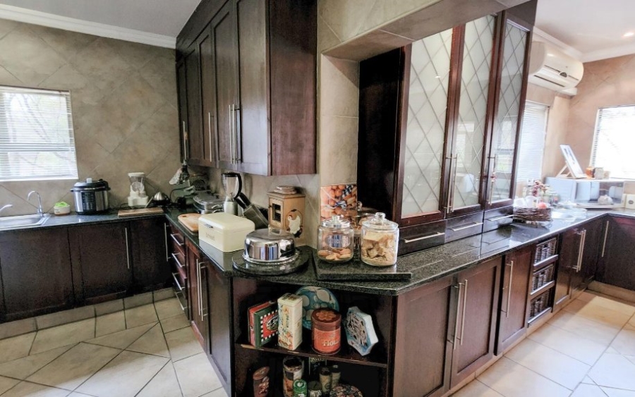 5 Bedroom Property for Sale in Birdwood Estate North West
